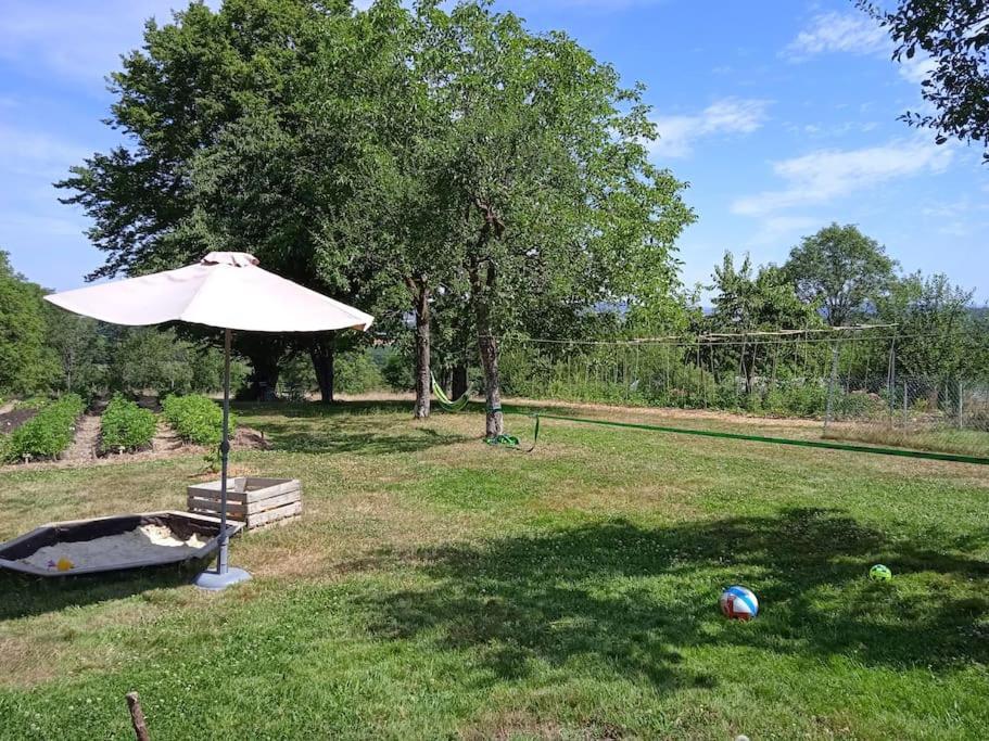 Les Jardins Des 3 Provinces- Gite Montcharvot Zewnętrze zdjęcie